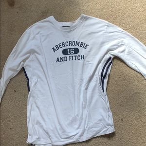 White Abercrombie & Fitch long sleeve shirt